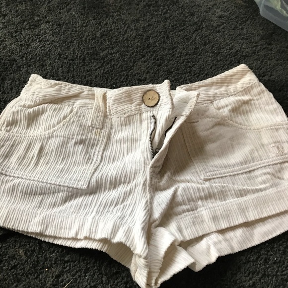 Shorts - Picture 6 of 7